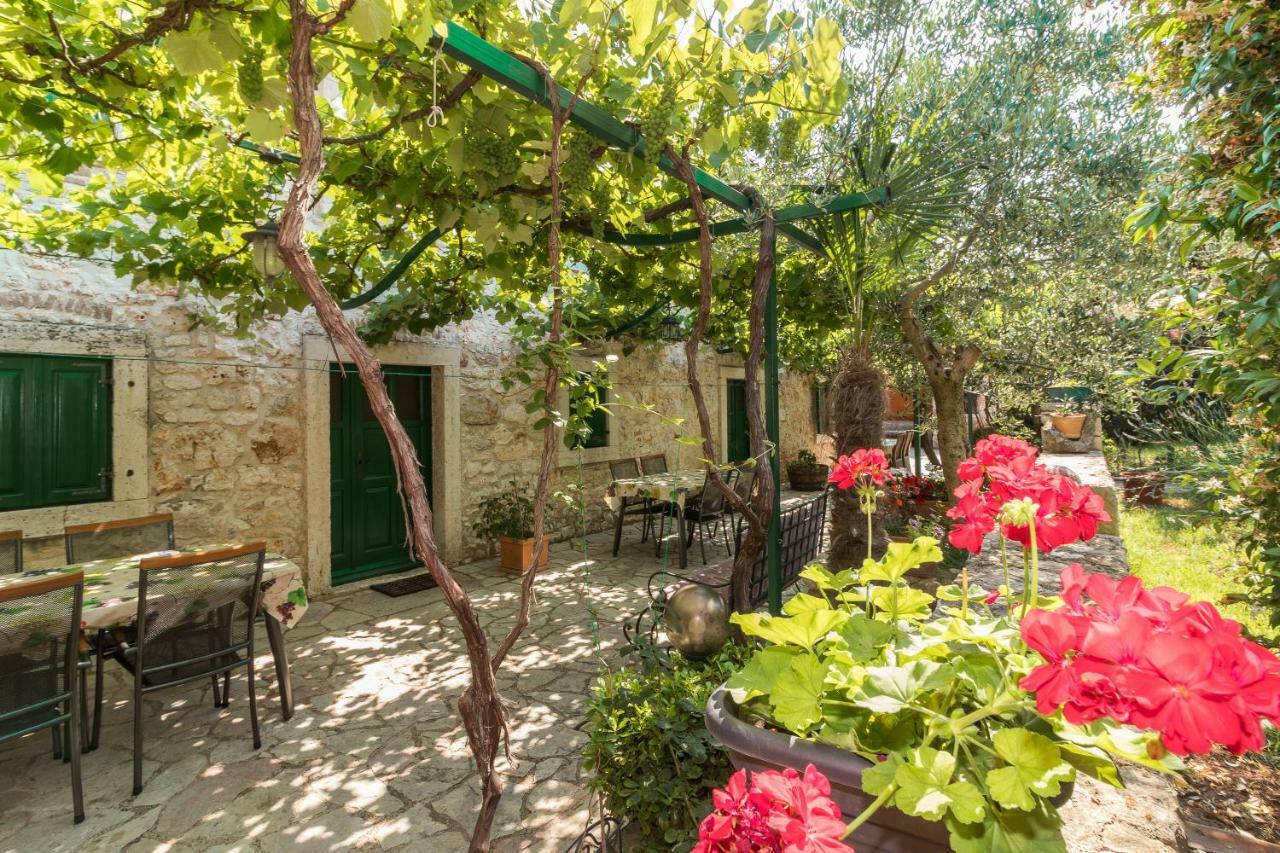 Country House Apartments Пула Екстериор снимка