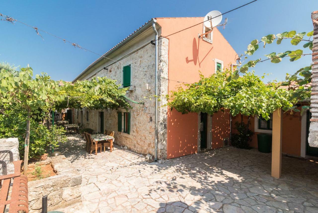 Country House Apartments Пула Екстериор снимка